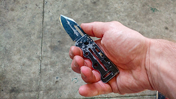 Illustration for article titled The Best Real Knife That Will Fit In Your Wallet